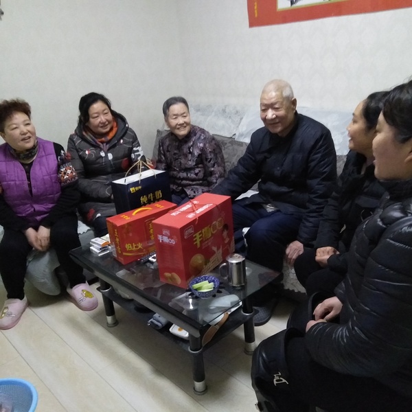 支部看望慰问凌秀兰、王玉芳 (1).jpg